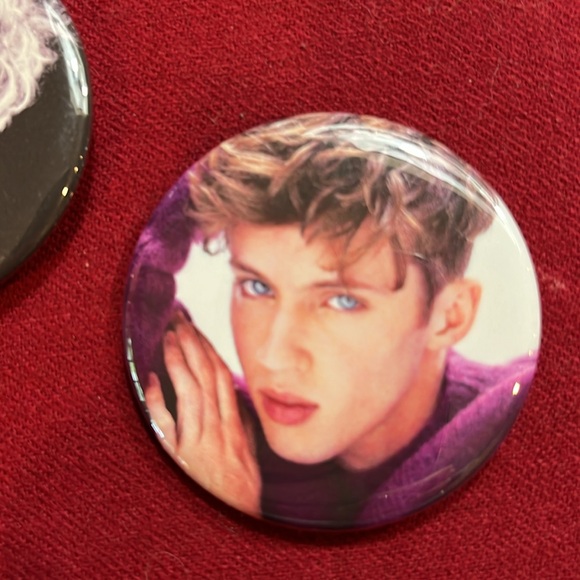 4 TROYE SIVAN merch round Button Pin 2” singer rock pop music club concert merch - Picture 2 of 7